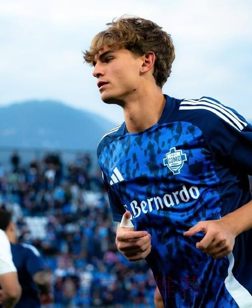 罗马诺:皇马仍寻求签哈兰德 正与其身边人讨论